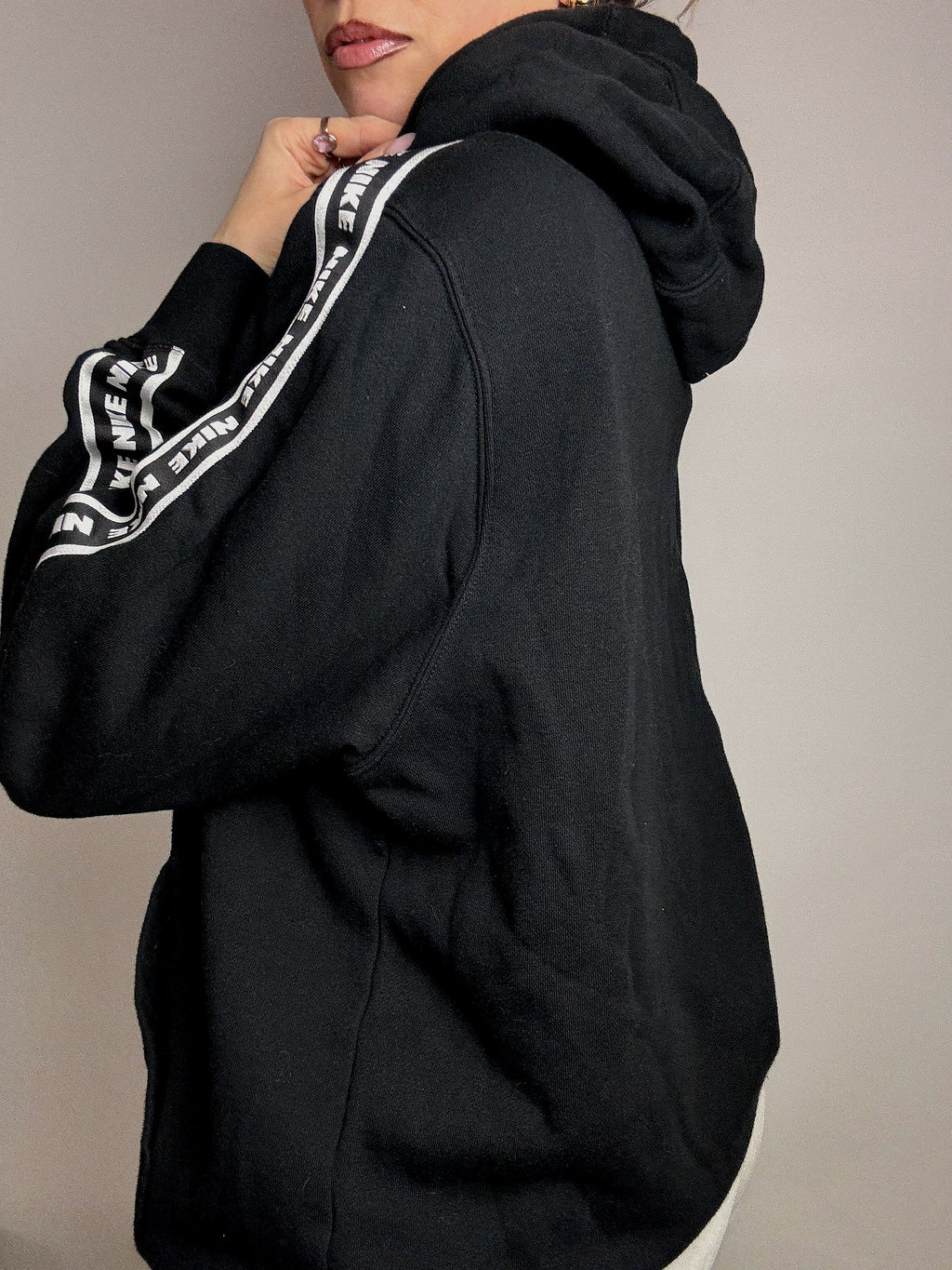NIKE L Vintage Schwarzer Hoodie