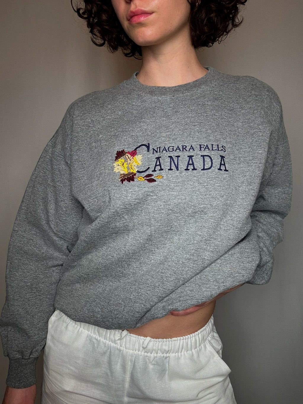 Sweat brodé gris Canada L vintage
