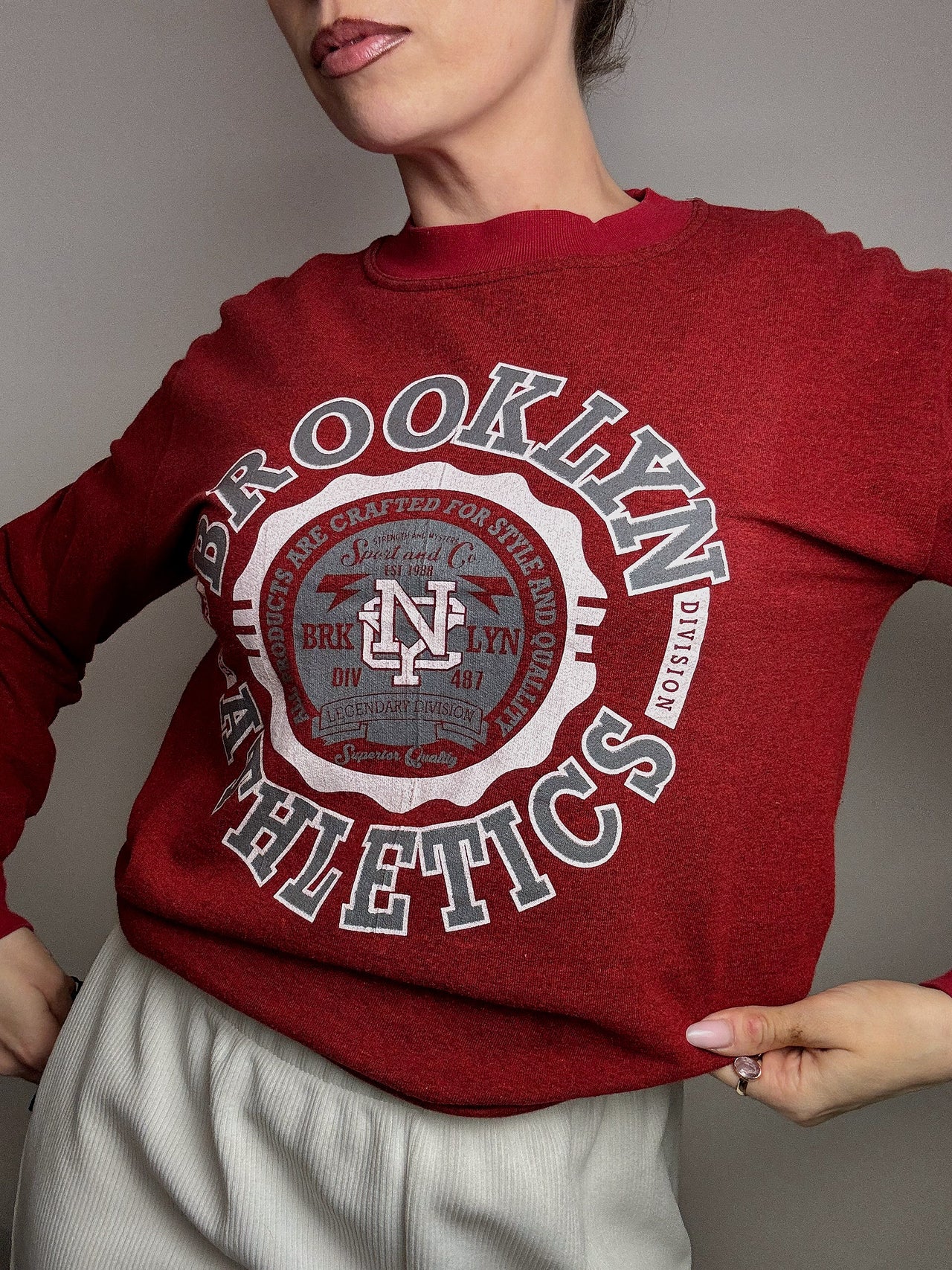 BROOKLYN ATHLETICS M Vintage Rotes Rundhals-Sweatshirt