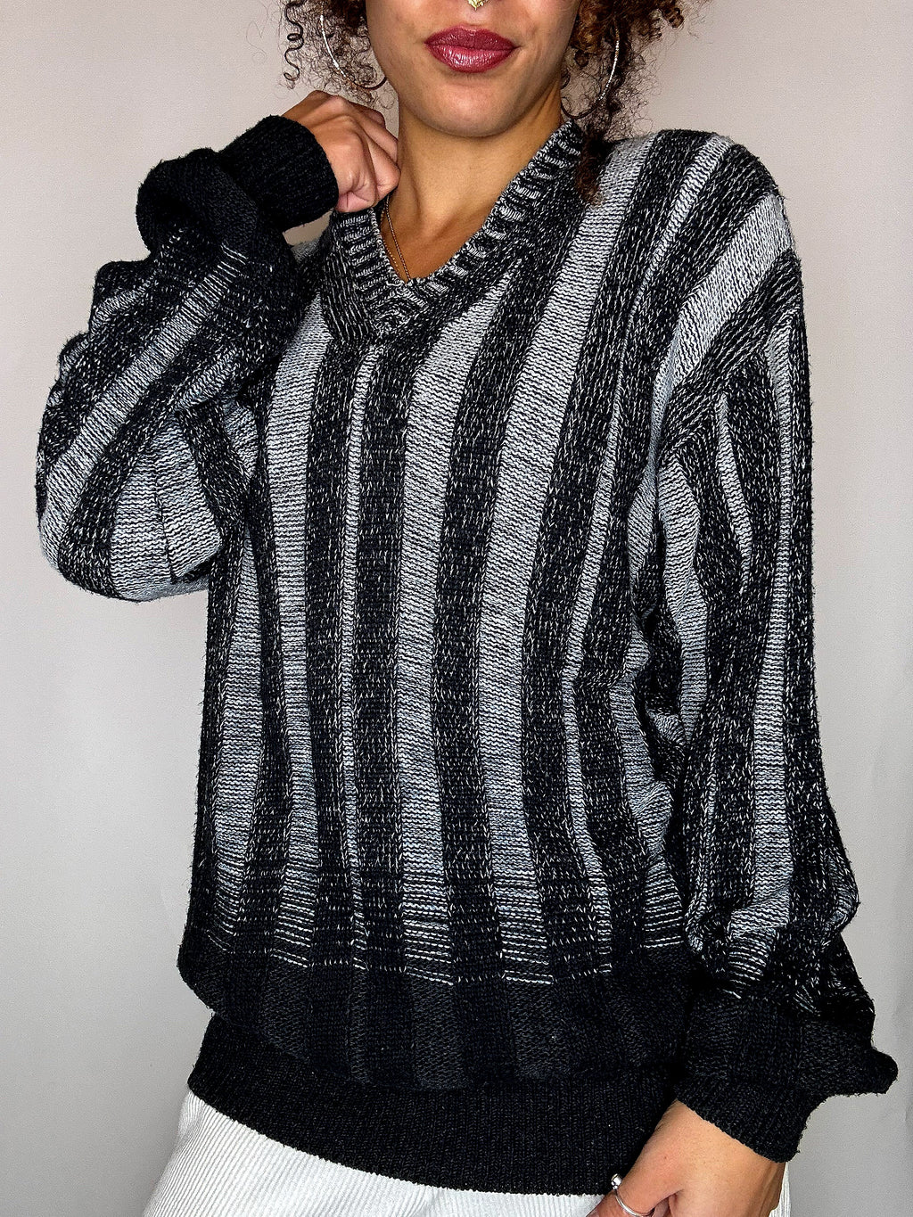 Pull dégradé noir et gris M vintage