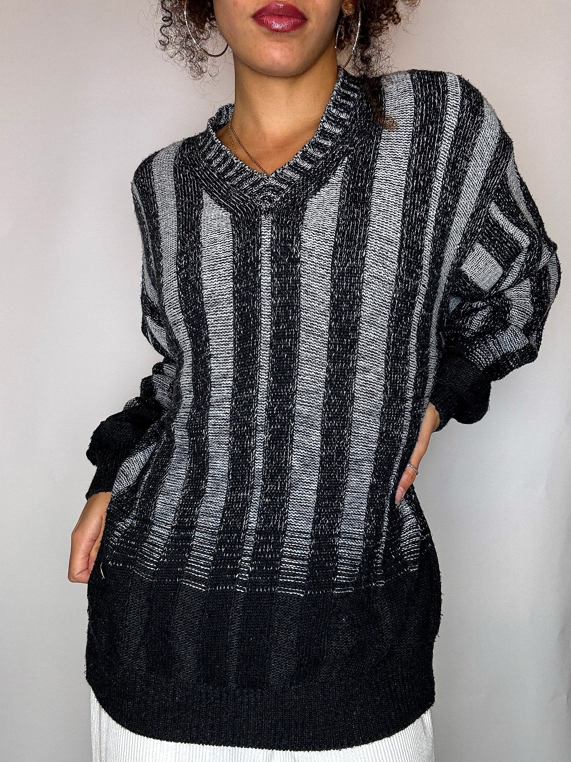 Pull dégradé noir et gris M vintage