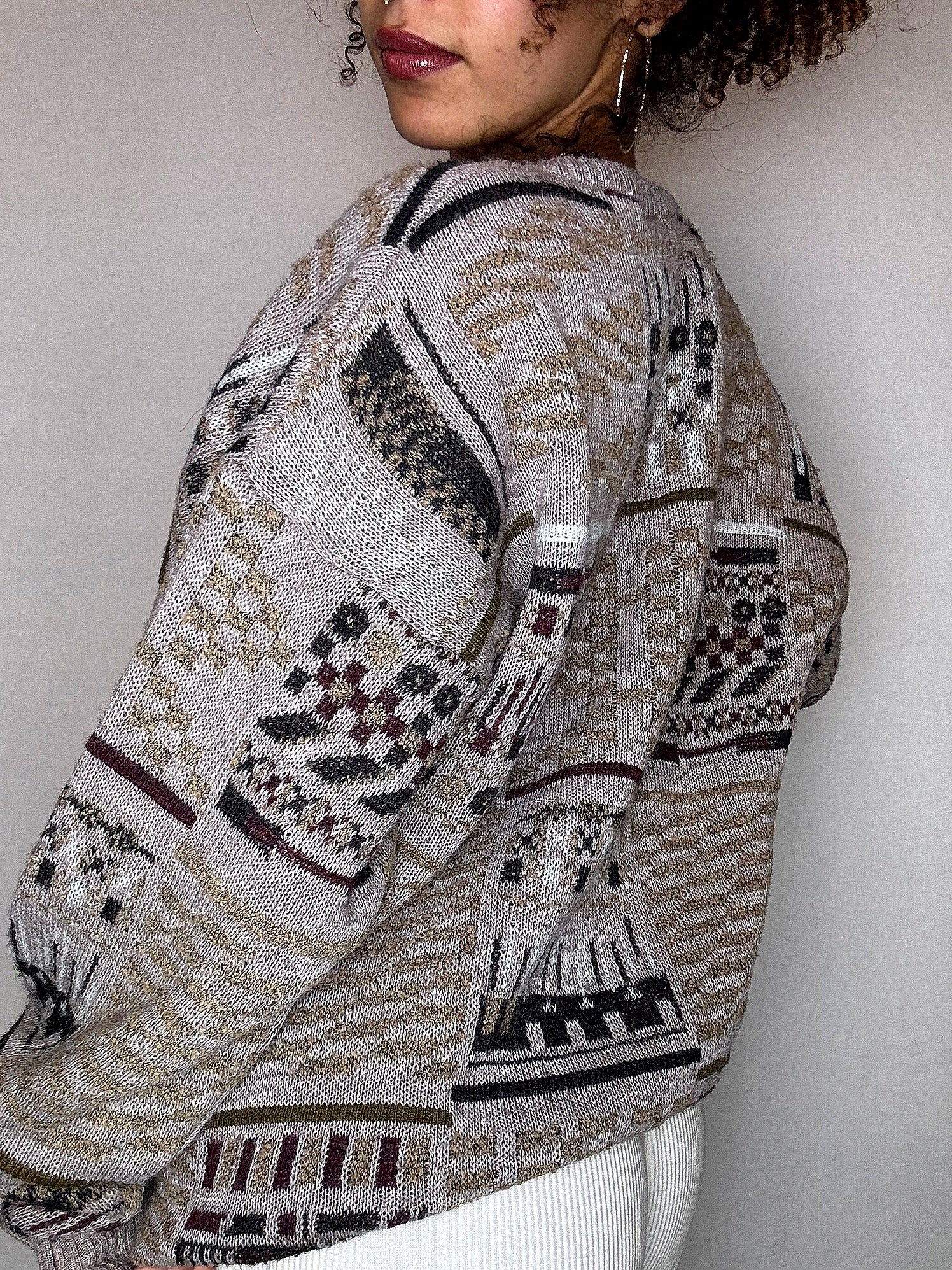 Pull col V graphique M vintage