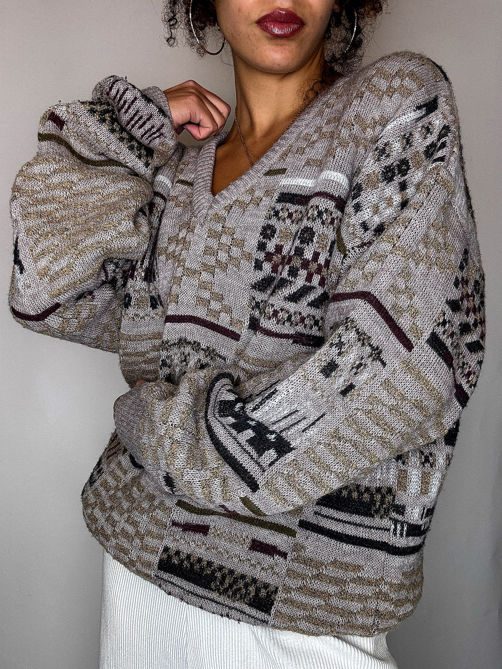 Pull col V graphique M vintage