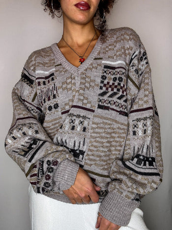 Pull col V graphique M vintage