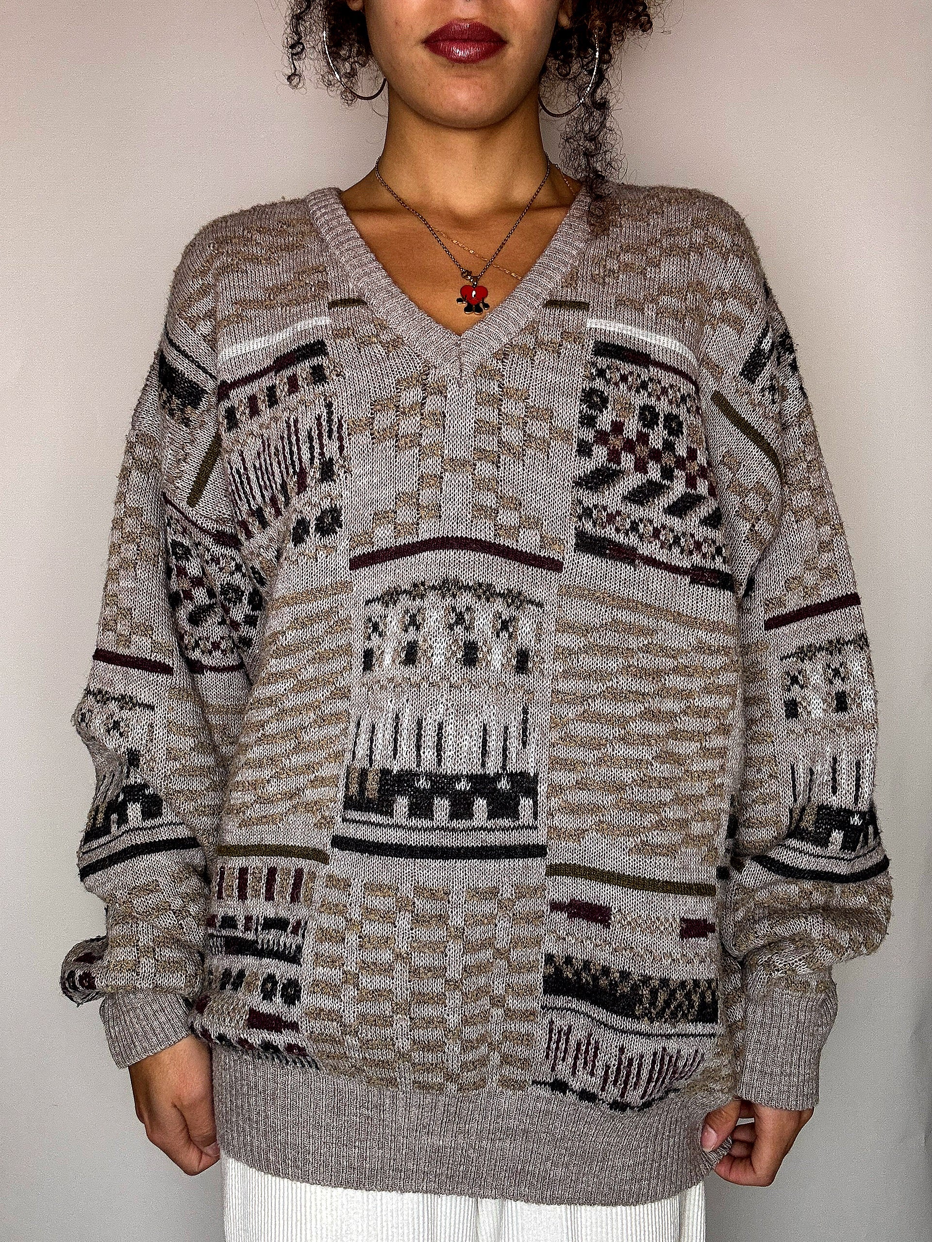 Pull col V graphique M vintage