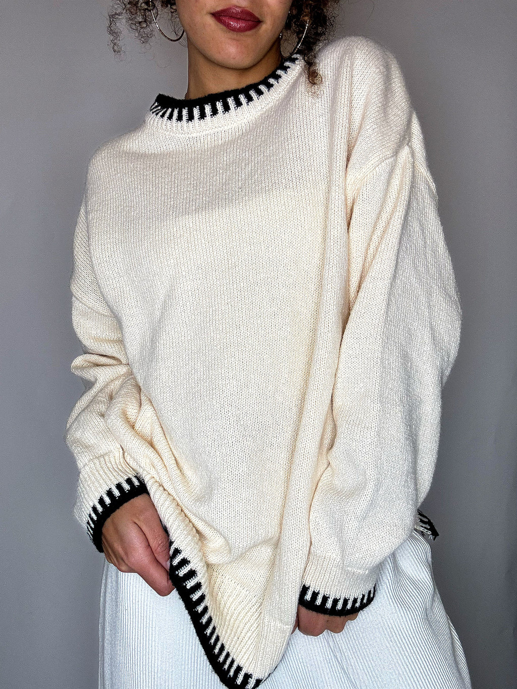 Pull col montant crème détails noirs M/L vintage
