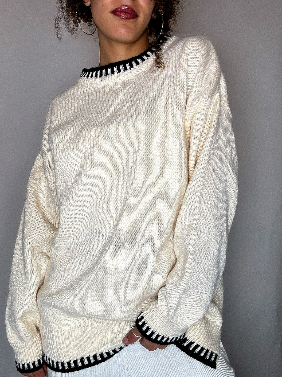 Pull col montant crème détails noirs M/L vintage
