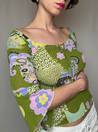 Grünes Mesh-Oberteil mit Vintage-S-Muster