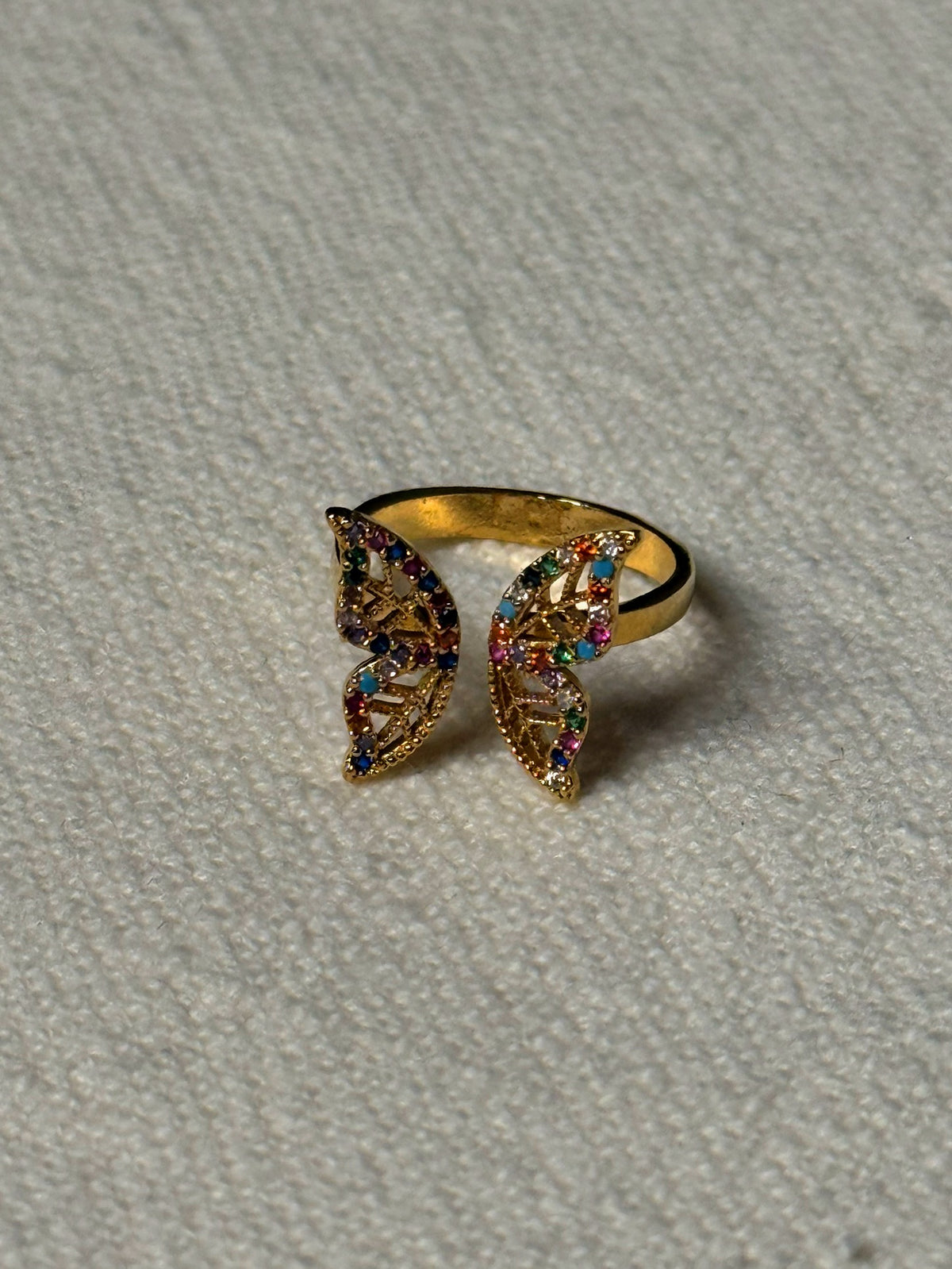 Bague dorée papillon avec petites pierres vintage