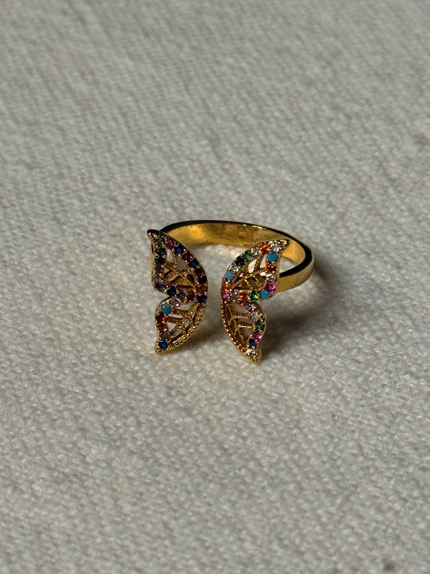 Bague dorée papillon avec petites pierres vintage