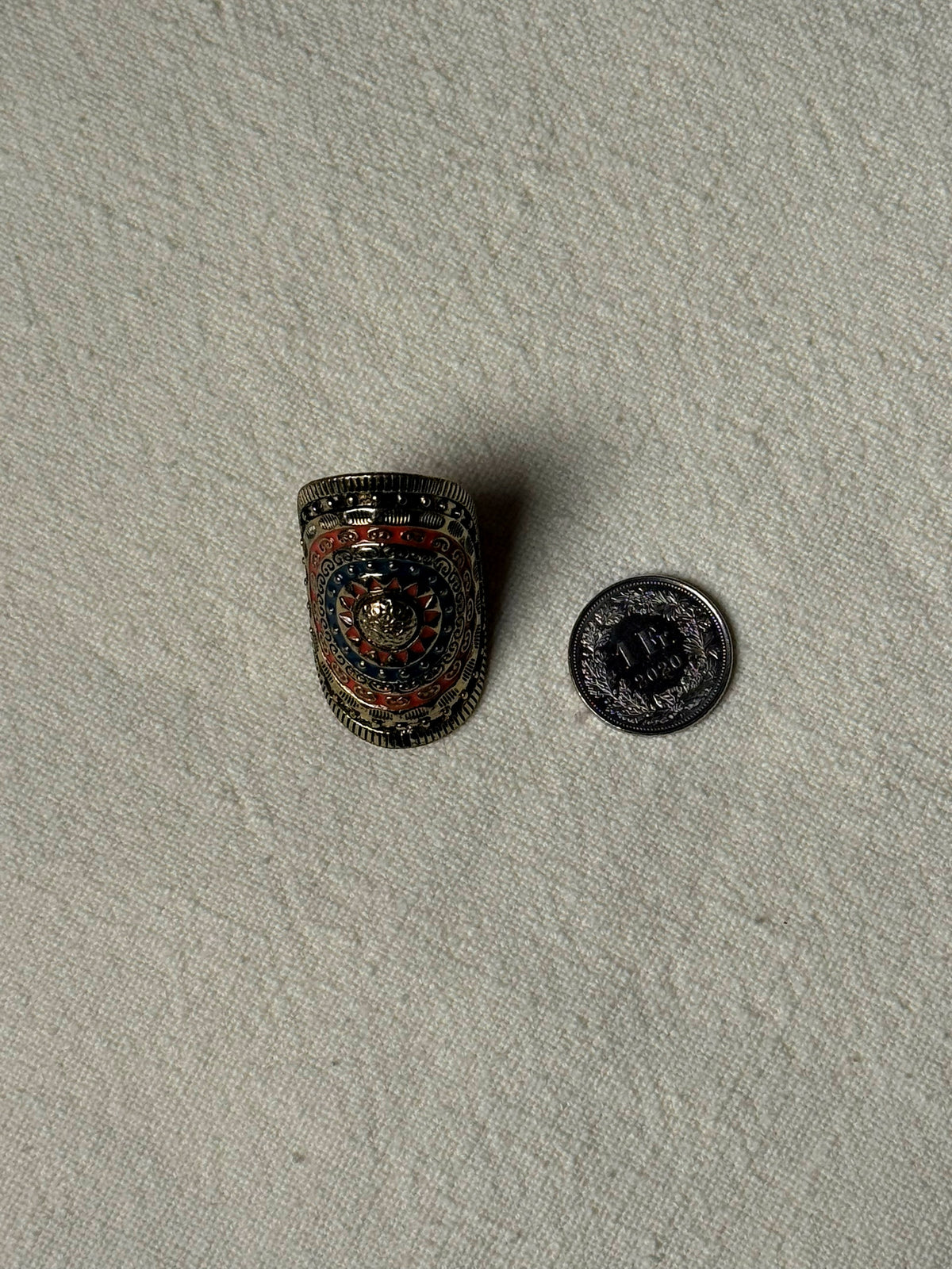Bague oversized dorée gravée vintage