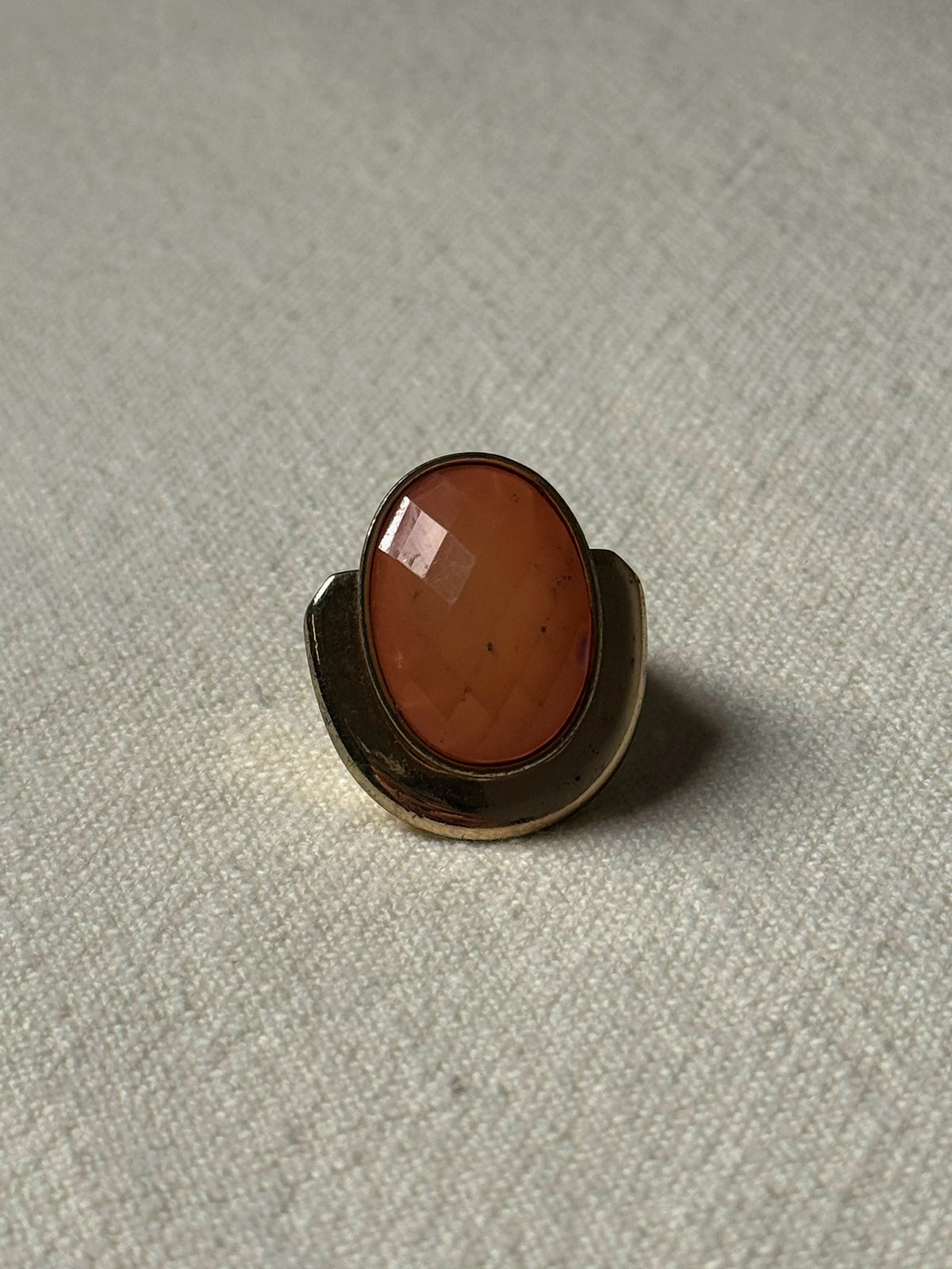 Bague oversized dorée pierre nude vintage