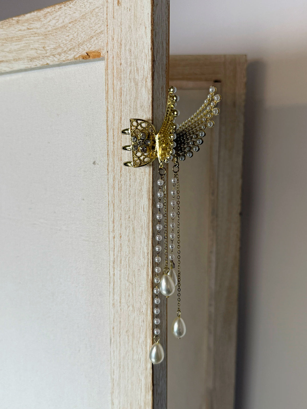 Pince a cheveux dorée avec perles vintage