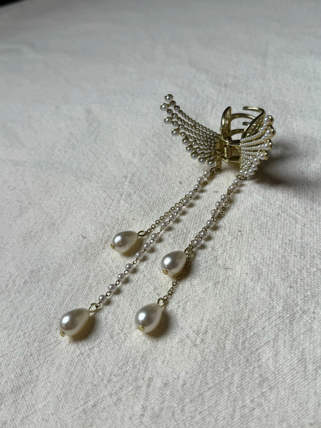 Pince a cheveux dorée avec perles vintage