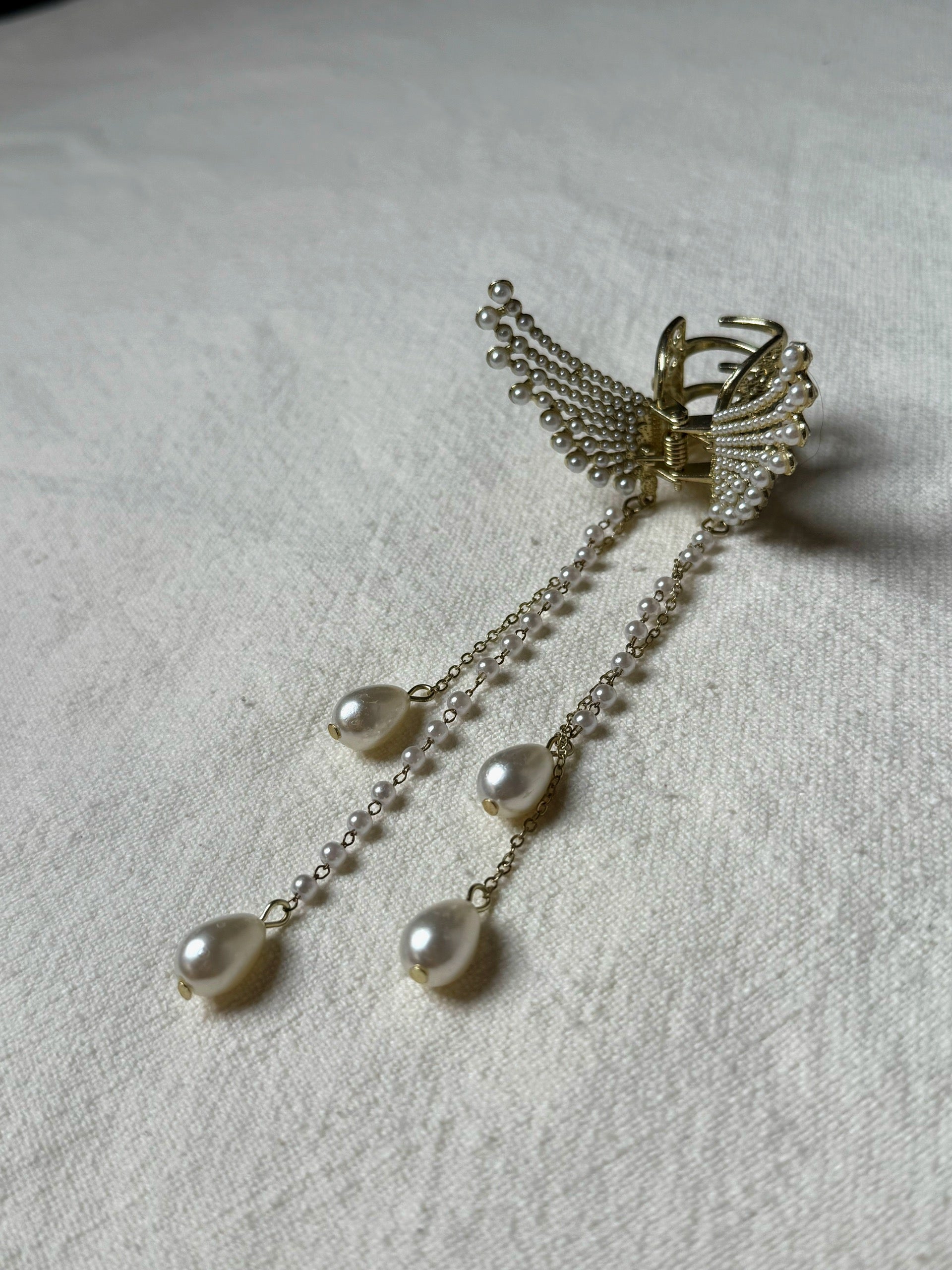Pince a cheveux dorée avec perles vintage
