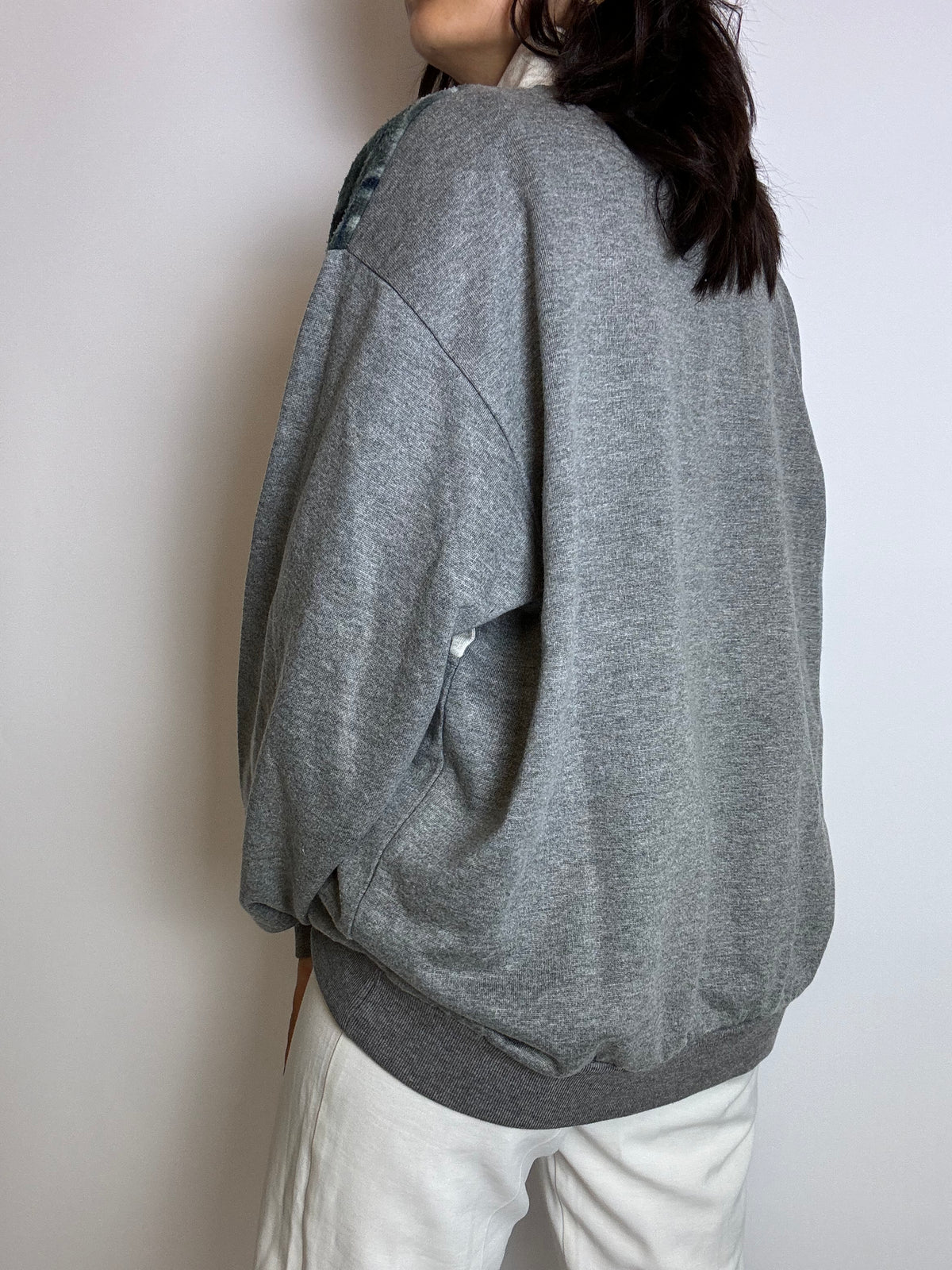 Sweater with vintage gray yoke L 