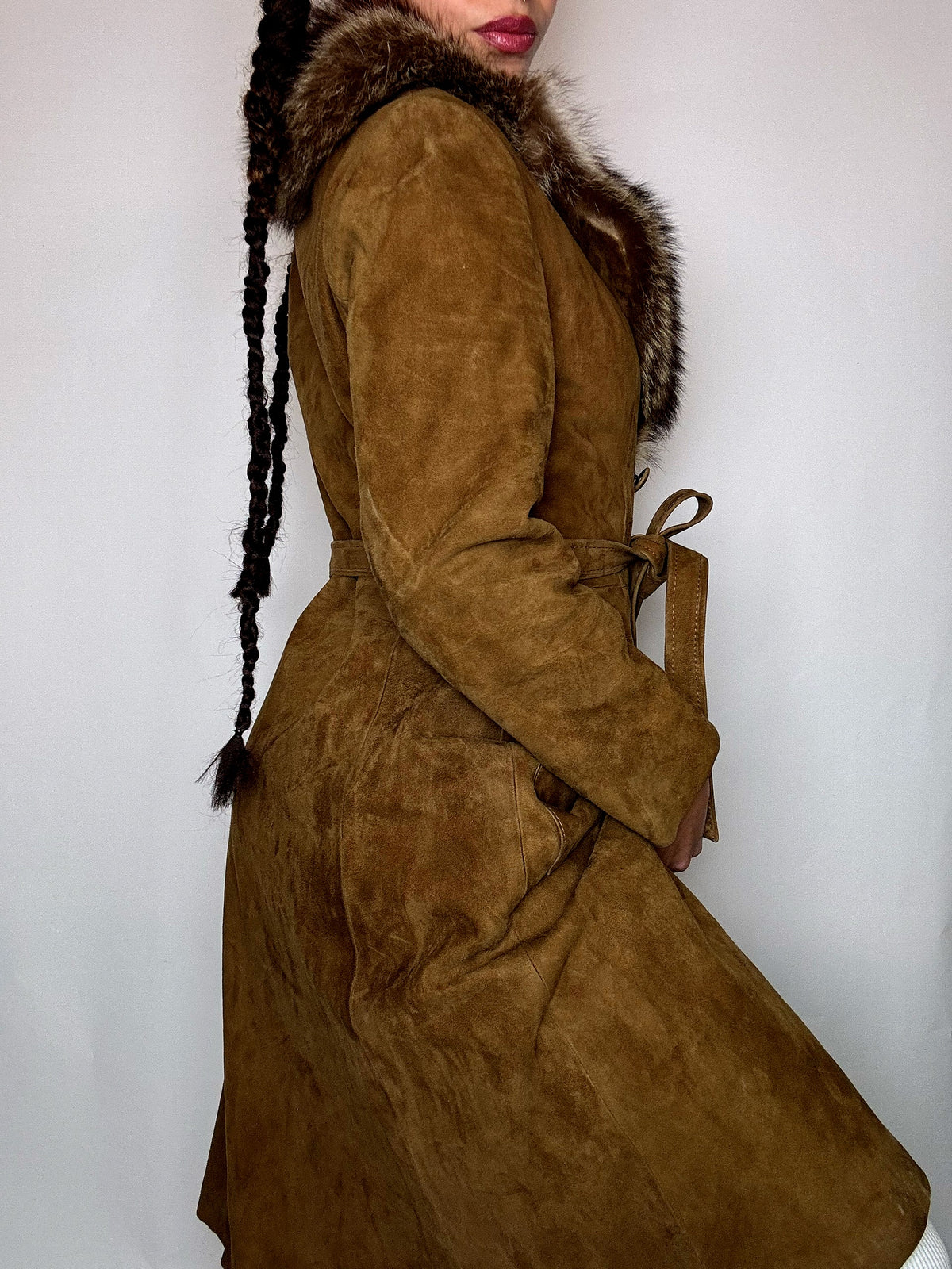 Vintage long suede coat with real fur collar S