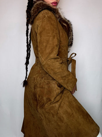 Manteau en daim long avec col en vraie fourrure S vintage
