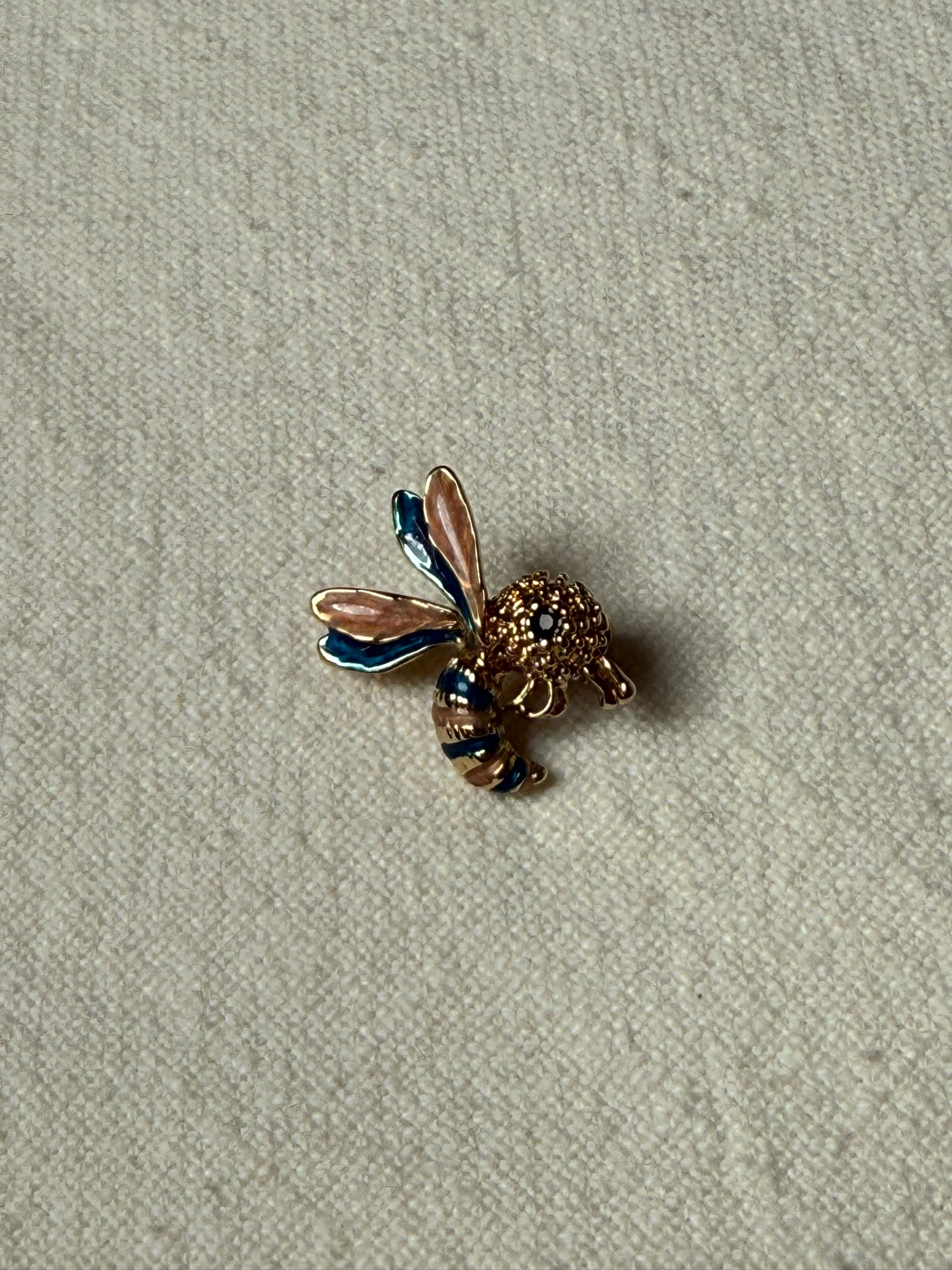 Petite broche guêpe verte et rose vintage