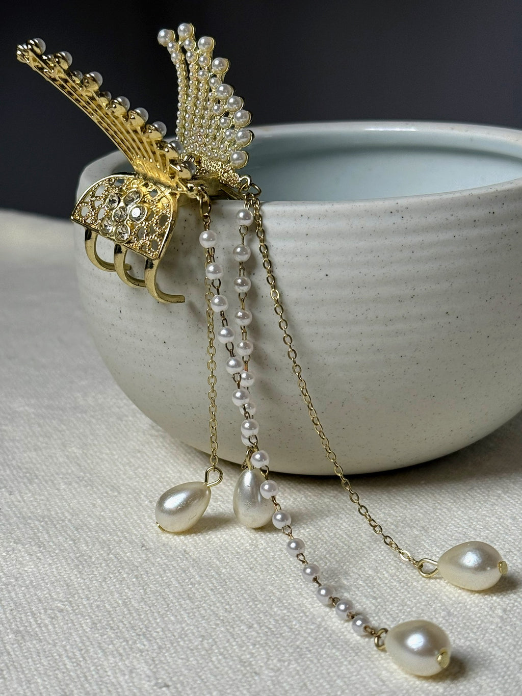 Pince a cheveux dorée avec perles vintage