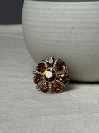 Broschen mit orangefarbenen Vintage-Steinen