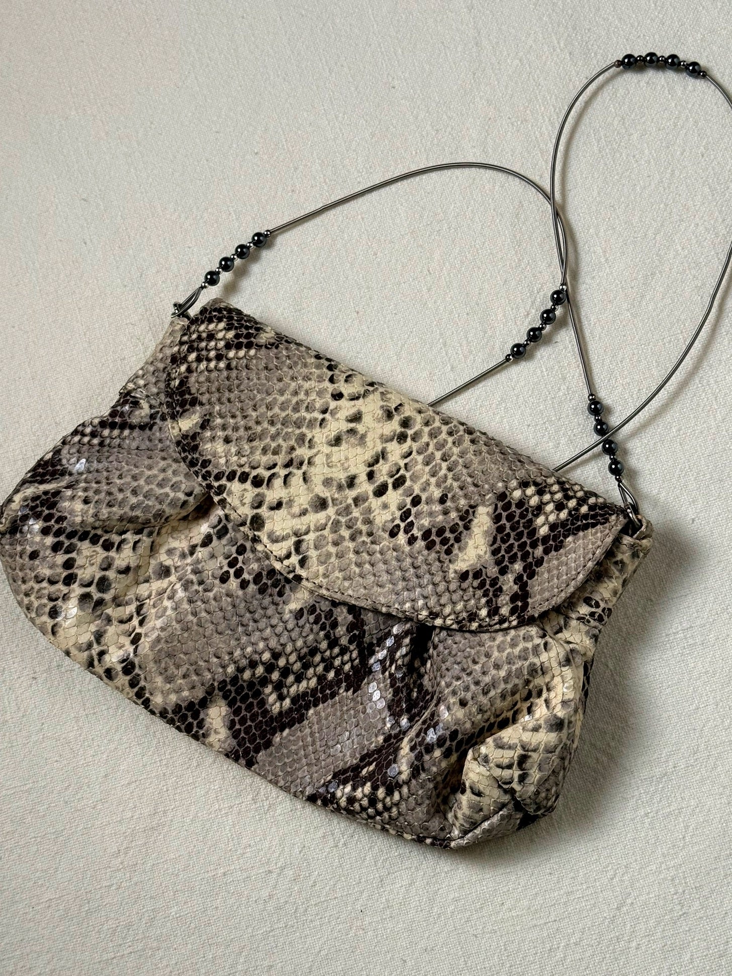 Petit sac en cuir effet python vintage