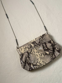 Petit sac en cuir effet python vintage