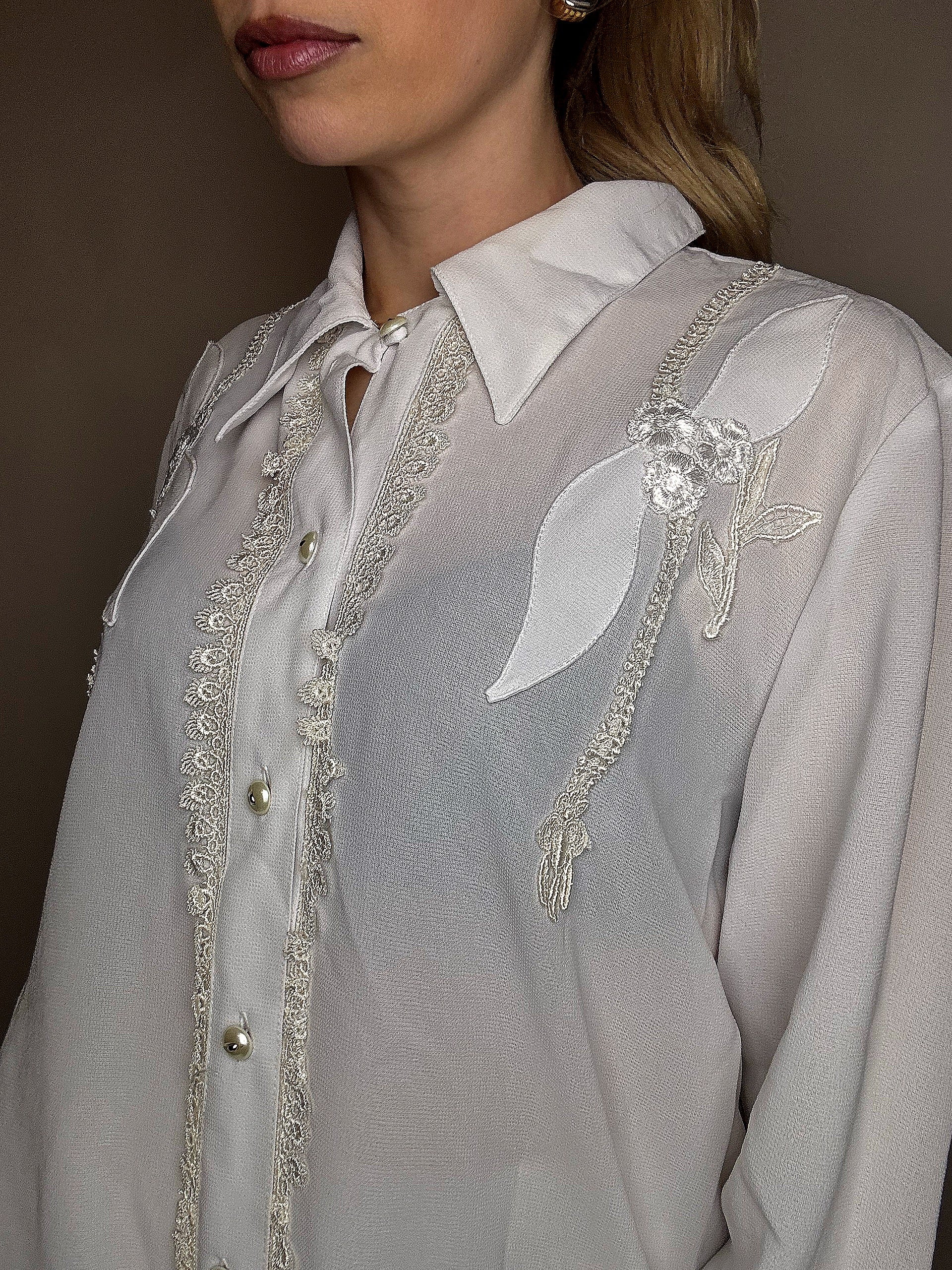 Vintage-Hemd mit weißen Details, Größe M