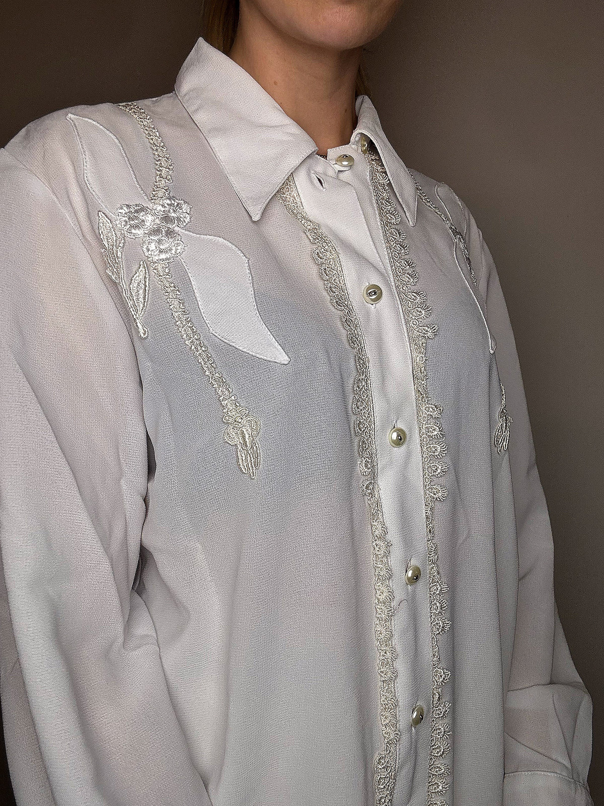 Vintage-Hemd mit weißen Details, Größe M