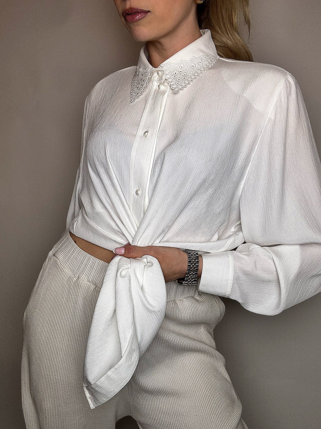 White L vintage detailed shirt