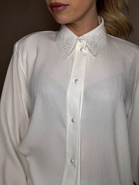 White L vintage detailed shirt