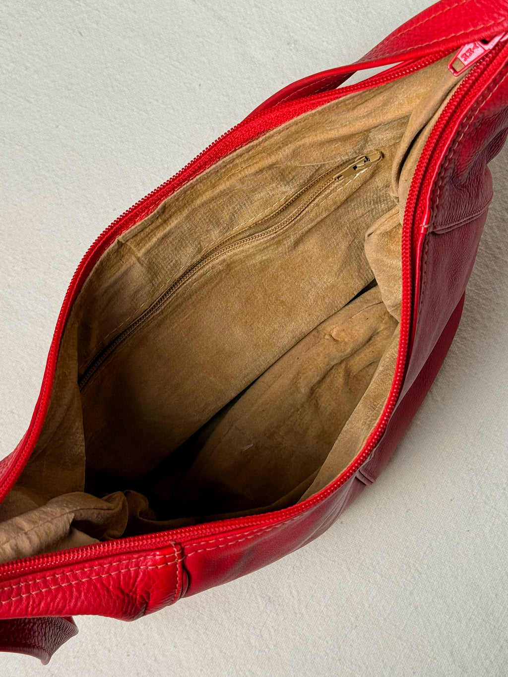 Vintage rote Leder-Umhängetasche