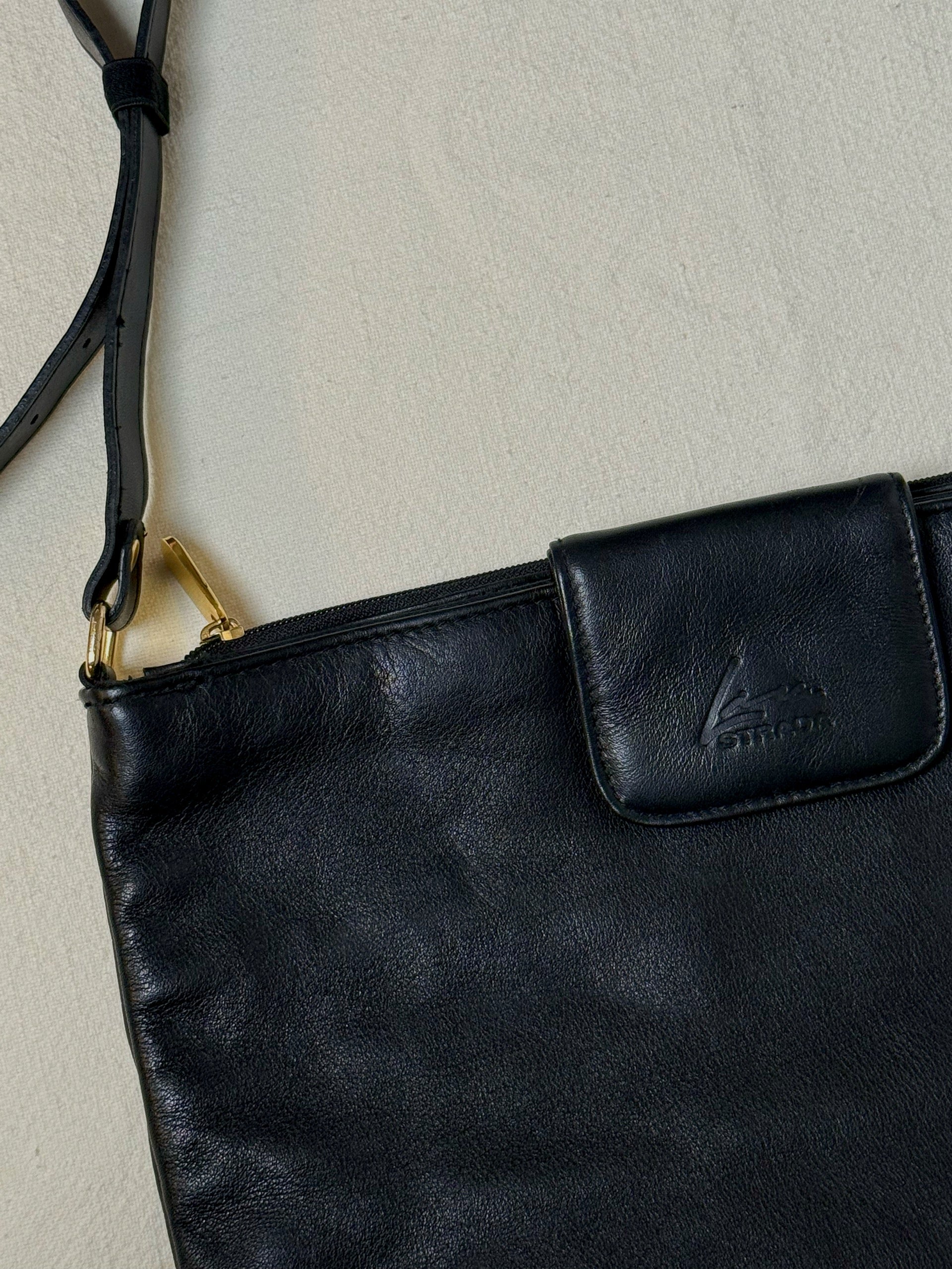 Sac moyen en cuir noir vintage