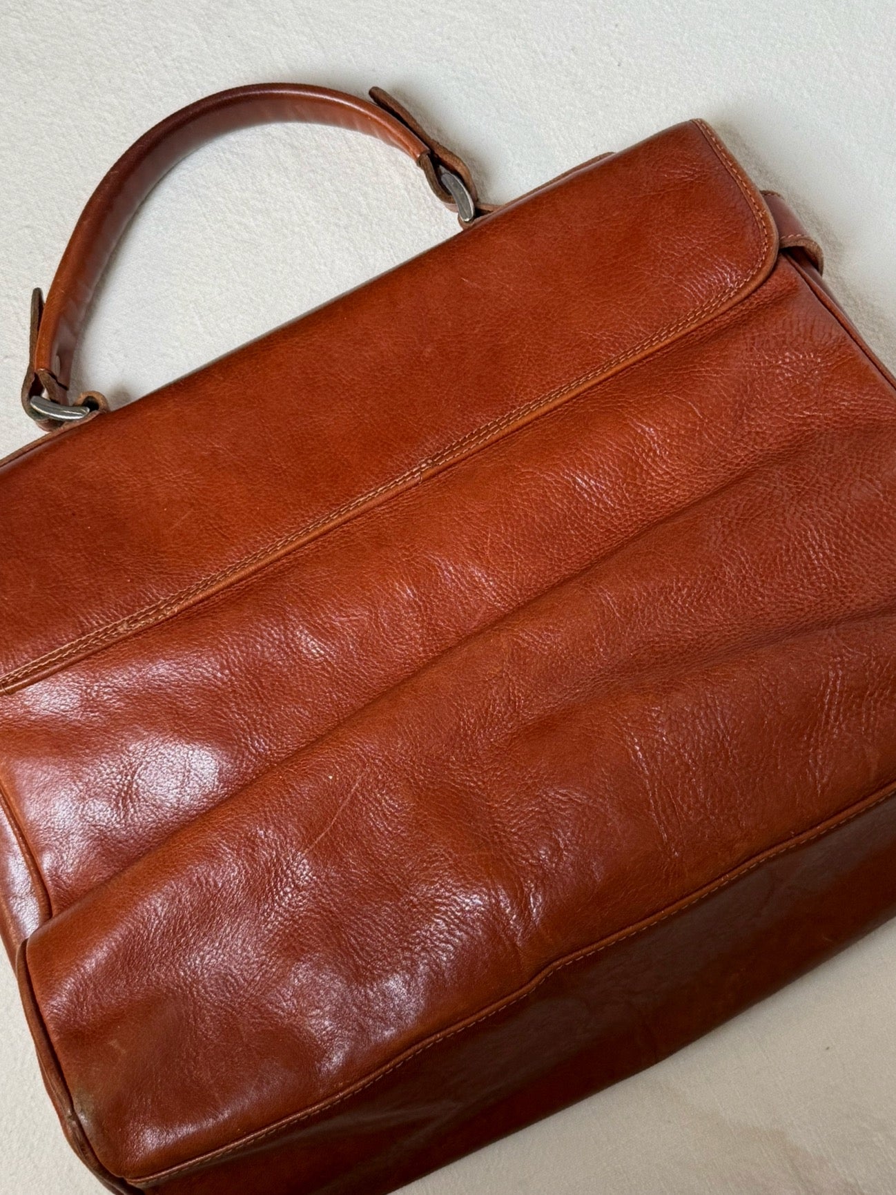 Sac sacoche en cuir tabac vintage