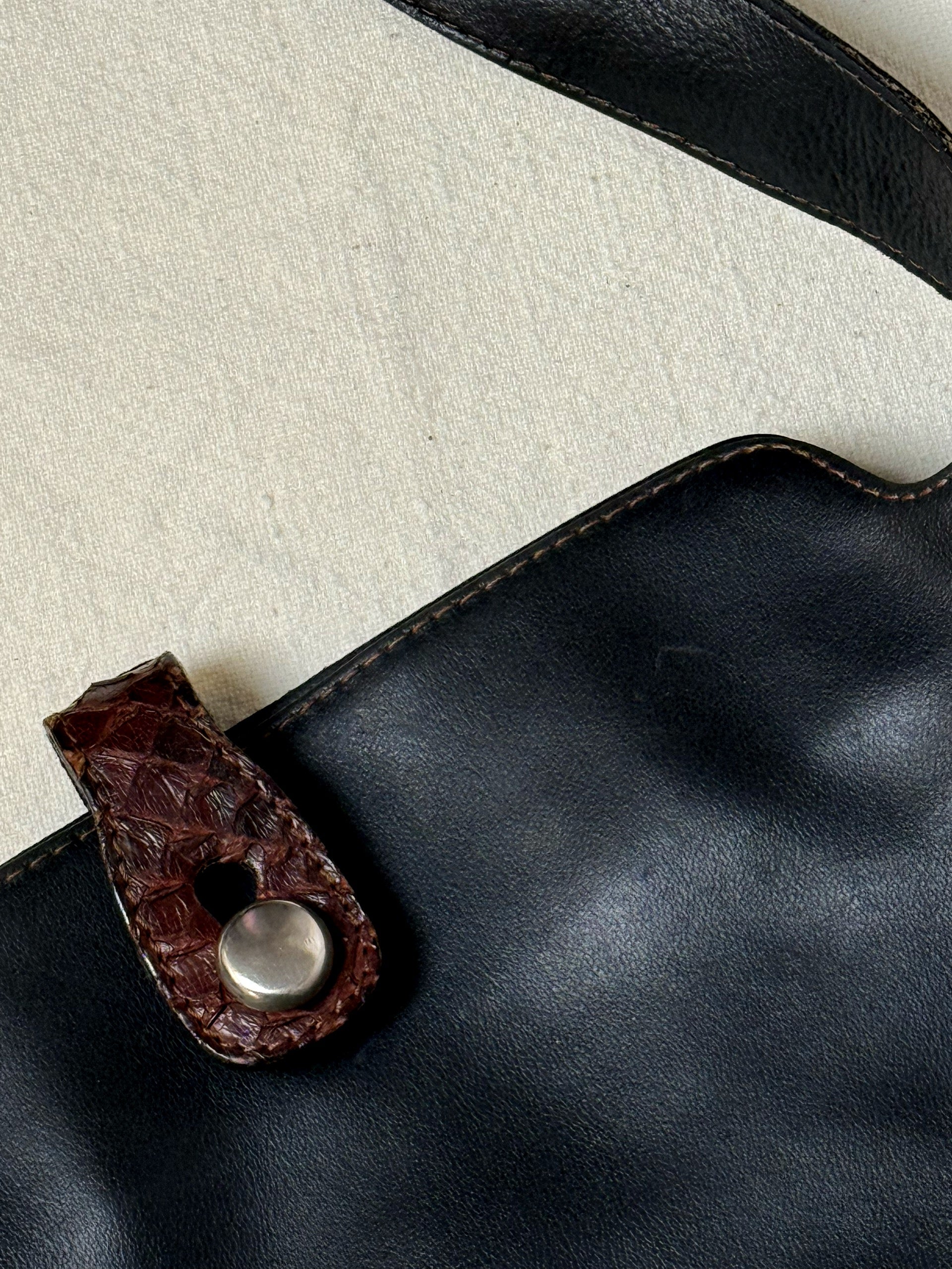 Sac moyen noir en cuir vintage