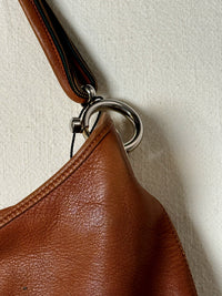 Mittlere Tasche aus weichem Vintage-Kamelleder