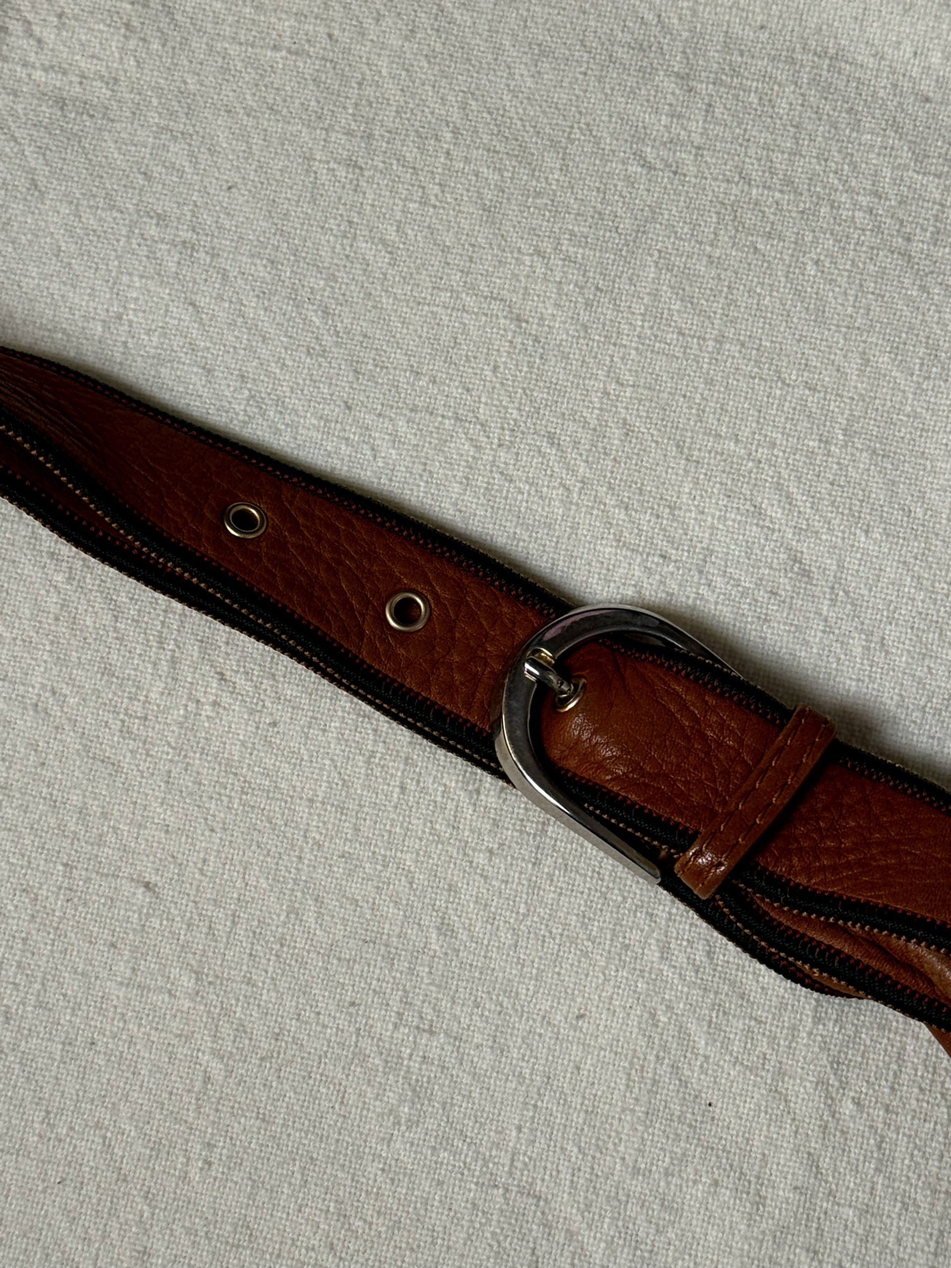 Mittlere Tasche aus weichem Vintage-Kamelleder