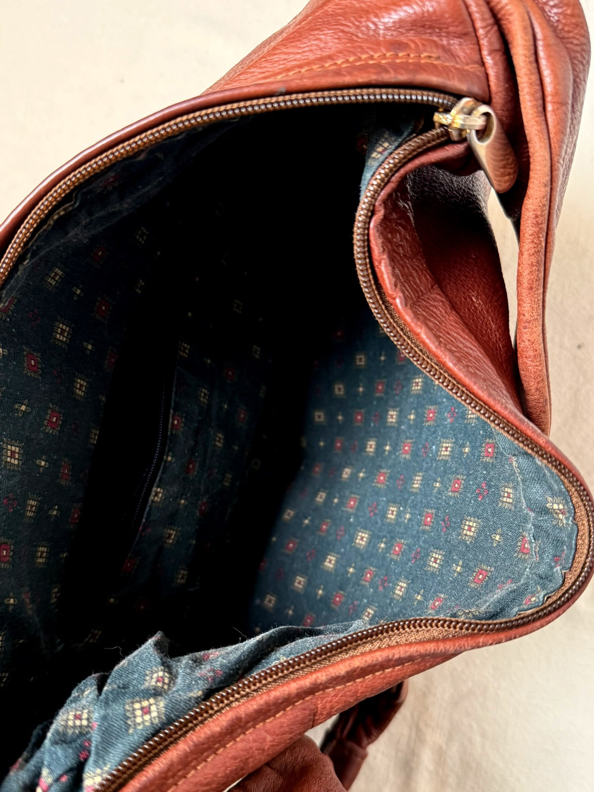 Sac besace moyen camel en cuir vintage
