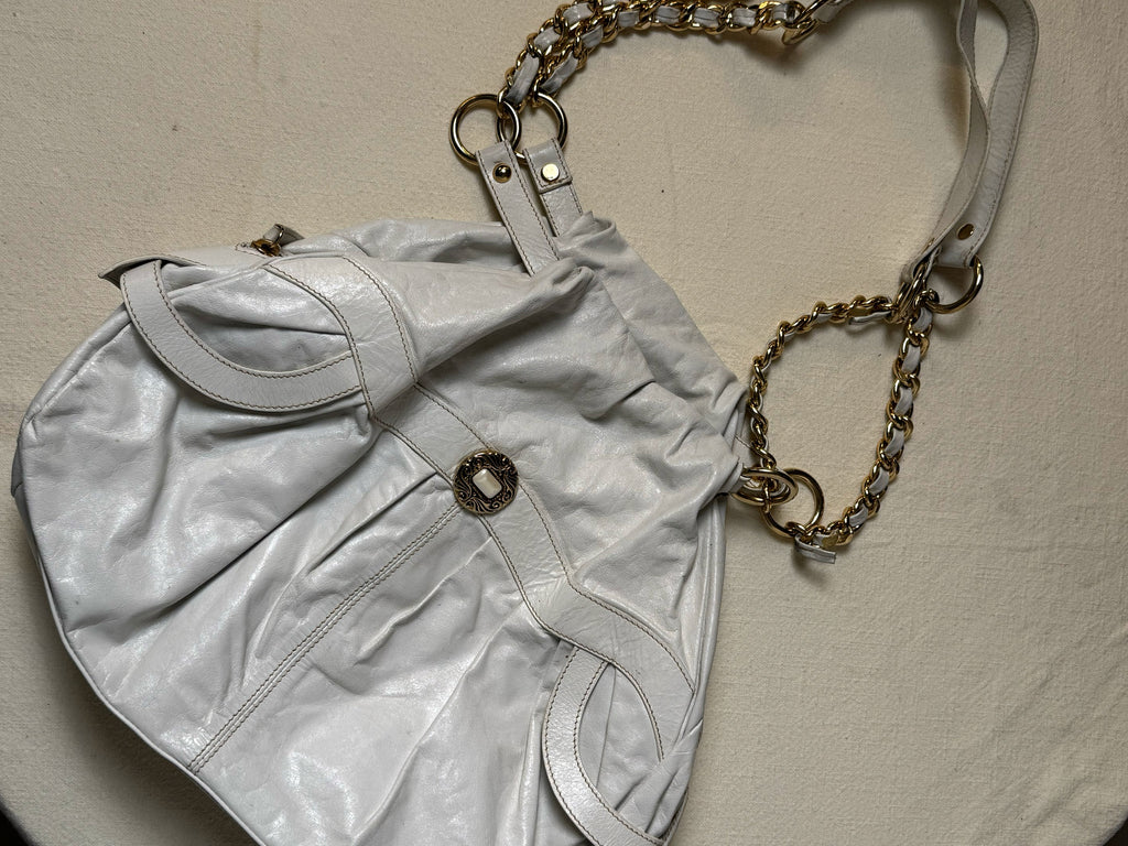 Sac moyen cuir blanc souple avec chaine vintage
