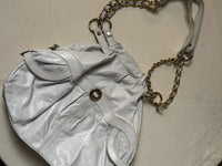 Sac moyen cuir blanc souple avec chaine vintage