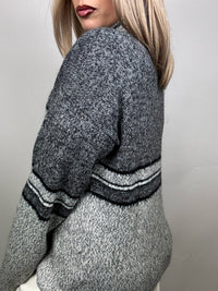 Soft gray sweater with vintage pattern L/XL