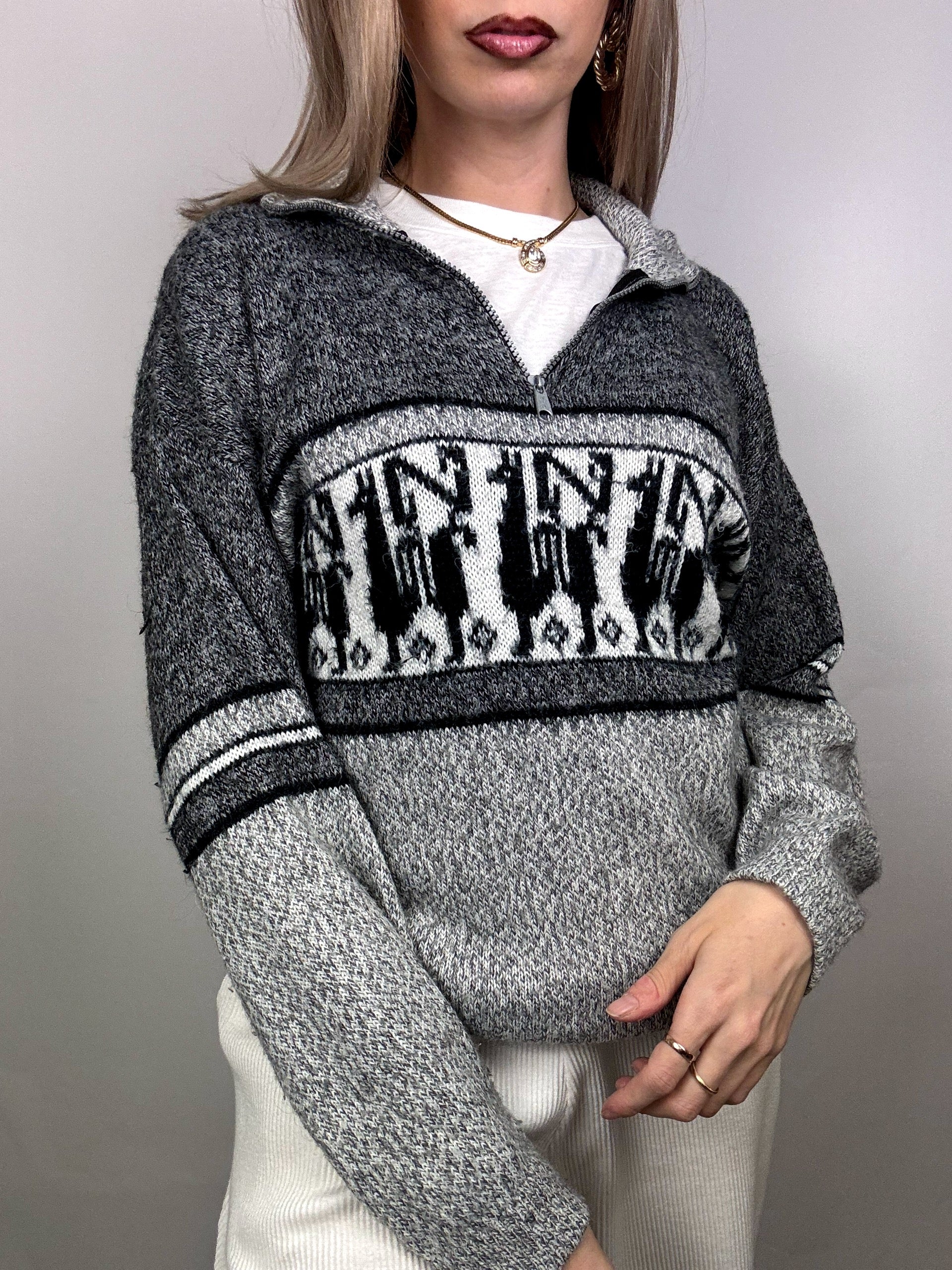 Soft gray sweater with vintage pattern L/XL