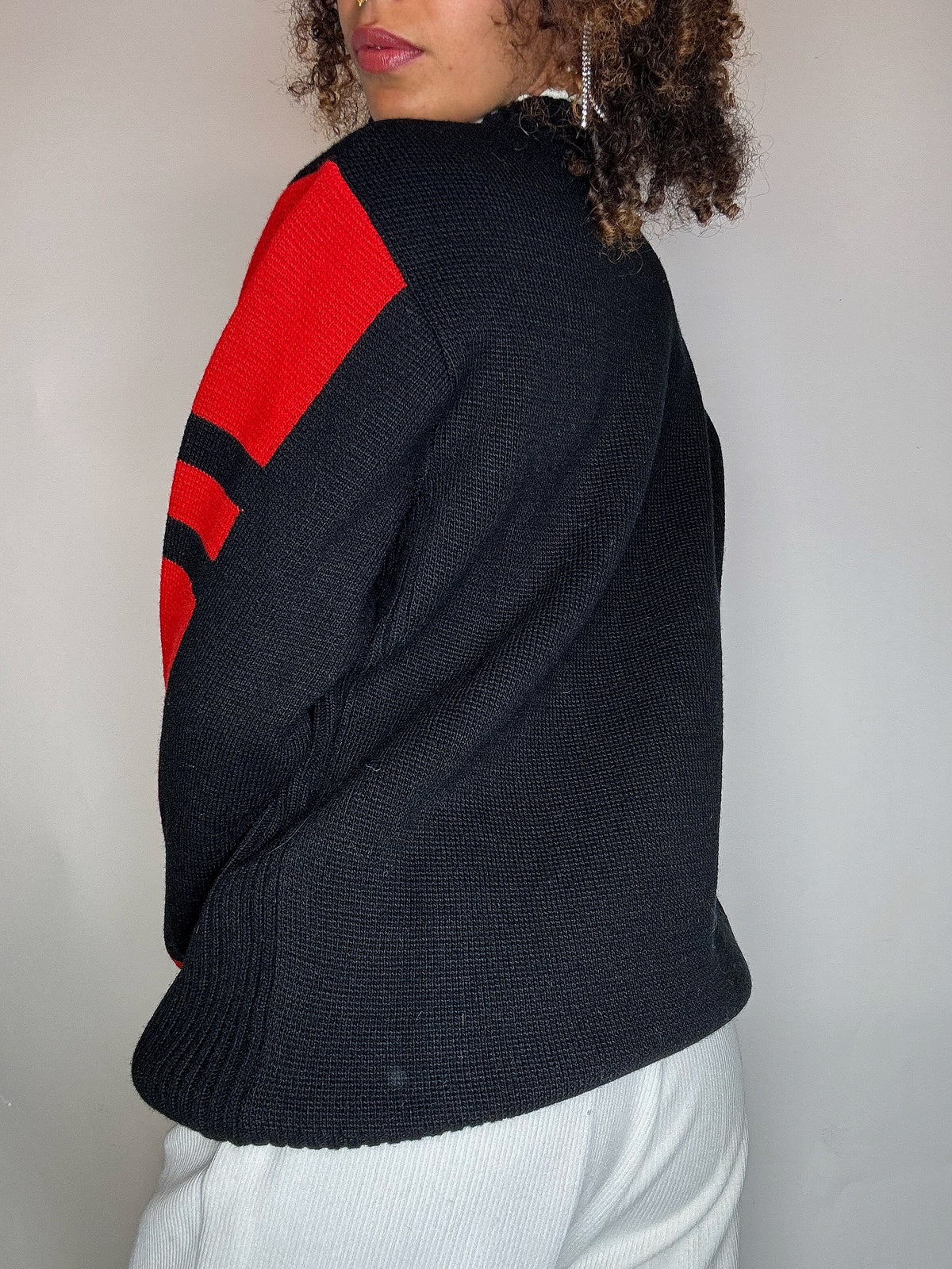 Pull col rond noir et rouge ANZI BESSONS M vintage