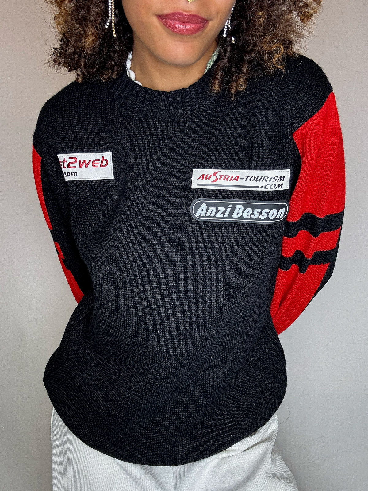 Pull col rond noir et rouge ANZI BESSONS M vintage