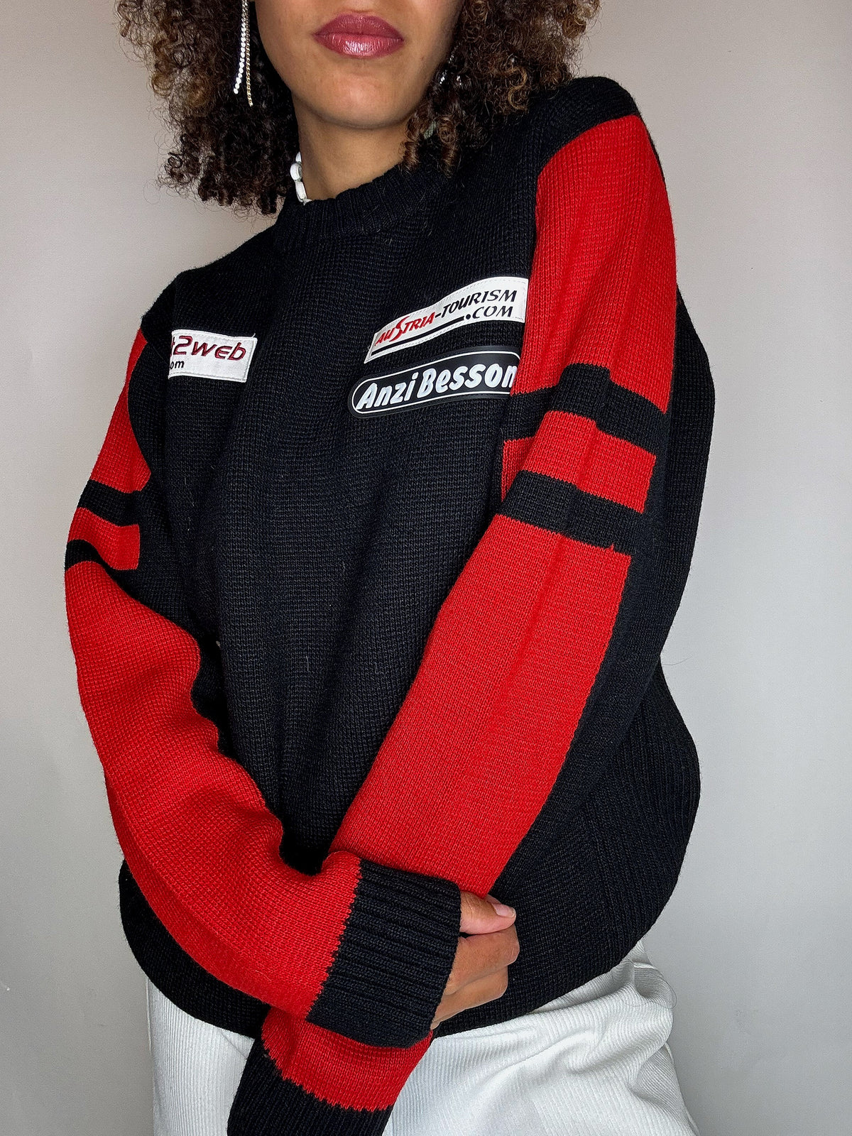 Pull col rond noir et rouge ANZI BESSONS M vintage