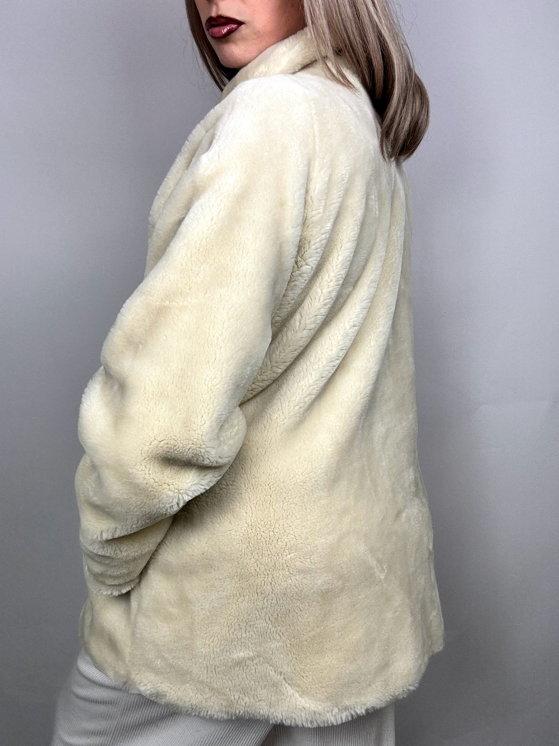 Manteau en fausse fourrure crème M vintage