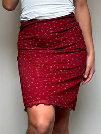 Jupe en mesh rouge avec fleurs S/M vintage