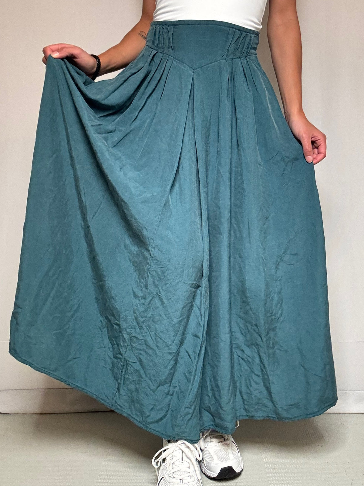 Jupe longue en soie bleue S/M vintage