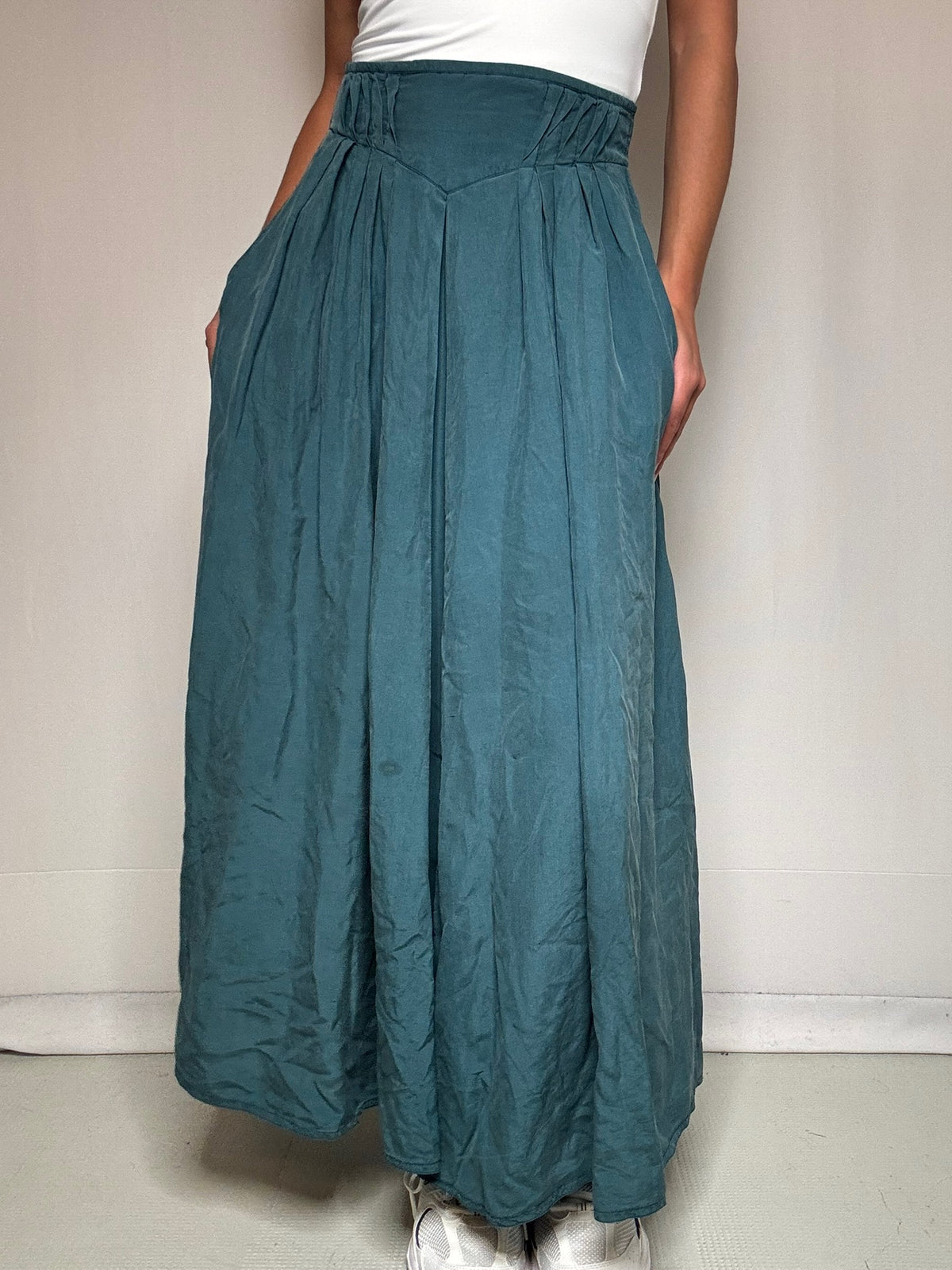Jupe longue en soie bleue S/M vintage