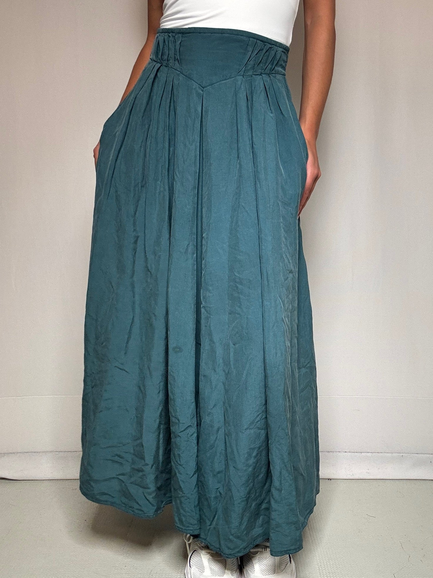 Jupe longue en soie bleue S/M vintage